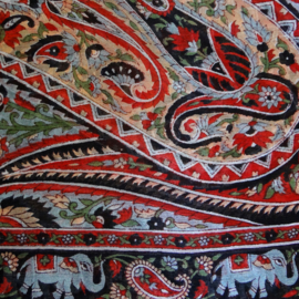 zijden sjaal zwart met paisley dessin en olifantjes