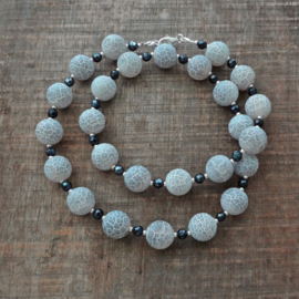 ketting grijs-witte jade