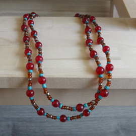 ketting in rood, oranje en blauw