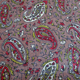 sjaal roodbruin met paisleyprint