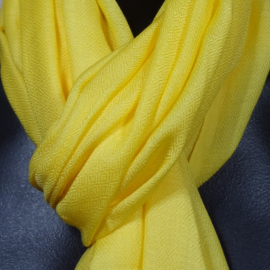 Sjaal in geel, 50% wol