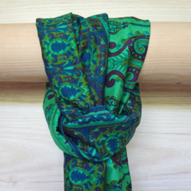 zijden sjaal grasgroen met bladmotief