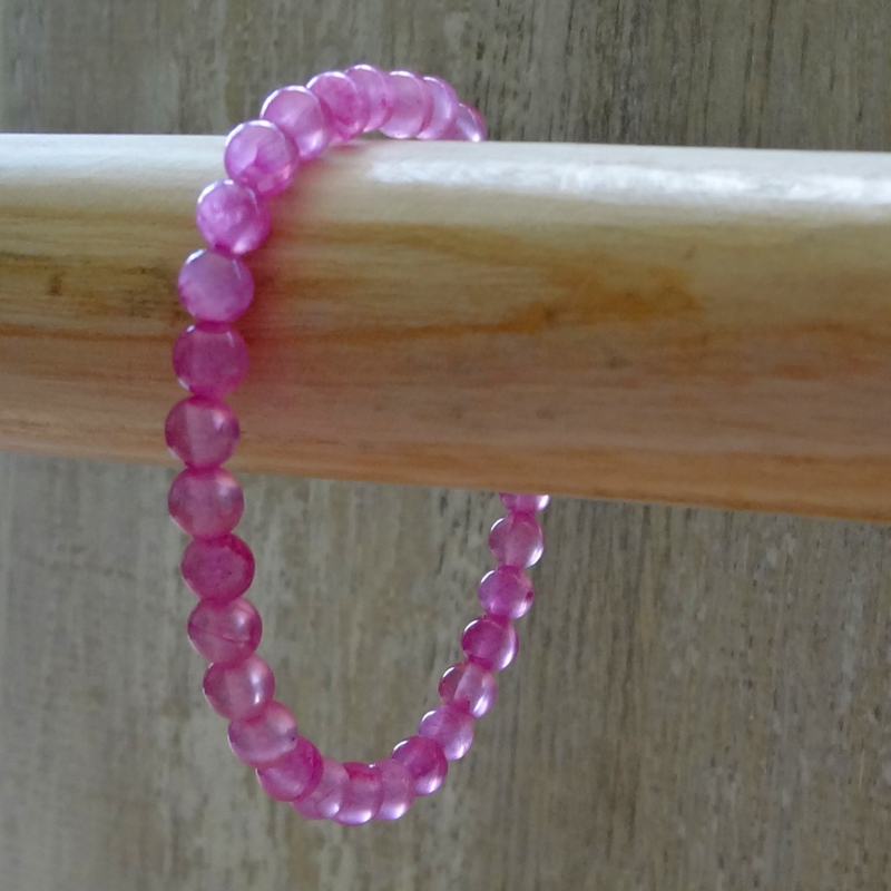 armband van roze gekleurde jade
