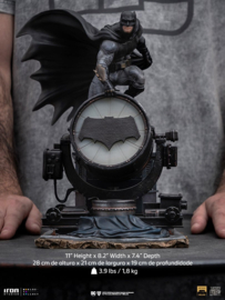 DC Comics Justice League Statue Batman on Batsignal Artscale Deluxe 1/10 Scale 28 cm - Iron Studios [Nieuw]
