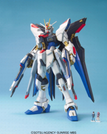 Gundam Model Kit MG 1/100 Strike Freedom Gundam Z.A.F.T. - Bandai [Nieuw]