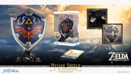 The Legend of Zelda Breath of the Wild PVC Figure Hylian Shield Standard Edition 29 cm - First 4 Figures [Nieuw]