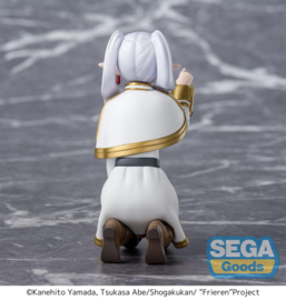 Frieren: Beyond Journey's End PM Perching PVC Figure Frieren Poking Something 10 cm - Sega [Nieuw]
