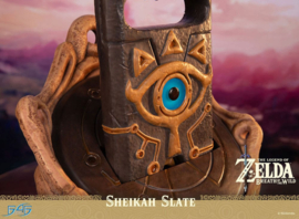The Legend of Zelda Breath of the Wild Life Size Statue 1/1 Sheikah Slate 24 cm - First 4 Figures [Pre-Order]