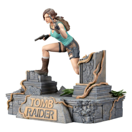 Tomb Raider Figure Lara Croft 24 cm - Dark Horse [Pre-Order]