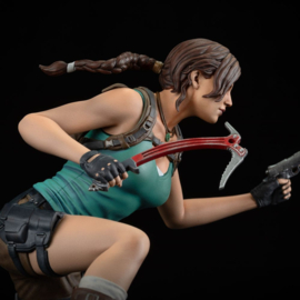 Tomb Raider Figure Lara Croft 24 cm - Dark Horse [Pre-Order]