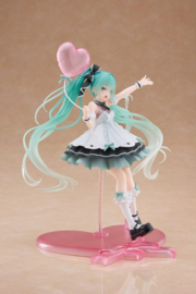 Hatsune Miku AMP+ PVC Figure Hatsune Miku Birthday 2025 Party Ver. 21 cm - Taito [Nieuw]