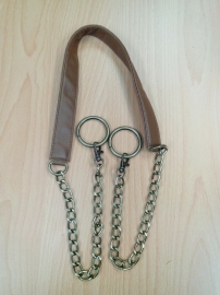 Bruin leren hengsel met koper kleurige ketting