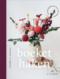 Boek Bloemen haken a la Sascha deel 2