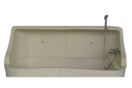 Spatwand creme wit met kraan voor hondenbad