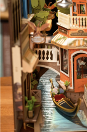 Book Nook Romantic Venice