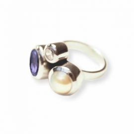 Moon and Pearls ring