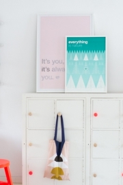 Zilverblauw poster - 'Everything is nature'
