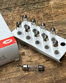 Doosje met 10 buislampjes 6 volt en 3 watt , SV7-8