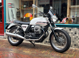 Moto Guzzi V7 Classic €4350,-