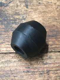 Centre mounting rubber.  82-9064,40-8085