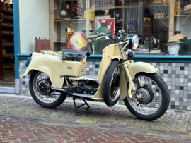 Moto Guzzi Galletto 192 cc , €2500,- .