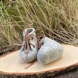 Handgemaakte wollen booties - Natural grey