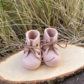 Woolen handmade booties - Muted Pink