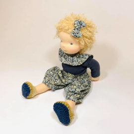 Tasha - een 14''/36 cm tall handgemaakte Waldorf pop