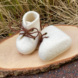 Handgemaakte wollen booties - Natural White