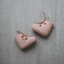 Wollen handgemaakte booties, door Vaida - Dusty rose