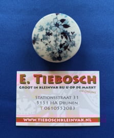 Magneet sluiting porselein wit met blauwe bloemen