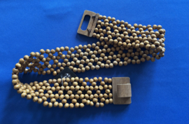 Elastische dames riem met houten kralen 5 cm   65 cm lang
