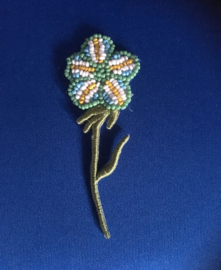 bloem met kraaltjes