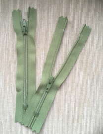 Ykk rits 12 cm oud groen
