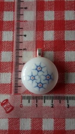 witte ronde hanger met wit/blauwe bloemetjes (groot)