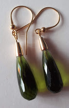 Olive quartz oorbellen