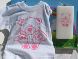 Geboortekaars Beertje roze & T-shirt in geschenkdoos