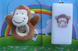 Geboortekaars Aap  & knuffel-rammelaar in geschenkdoos