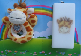 Geboortekaars Giraffe  & knuffel- rammelaar in geschenkdoos