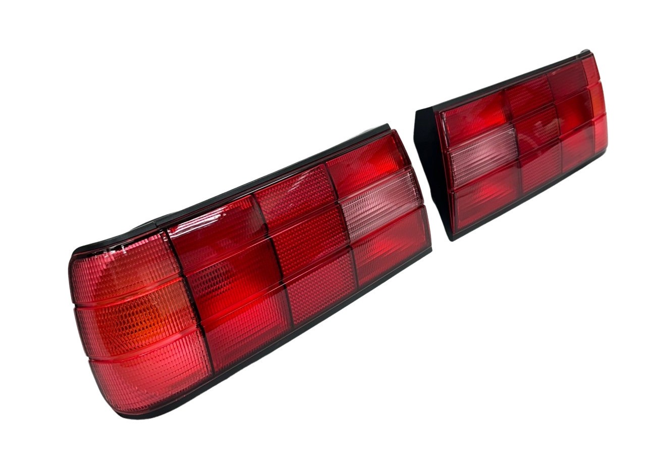 Achterlichtenset MHW rood vanaf 09-1987 (Repro, Nieuw)