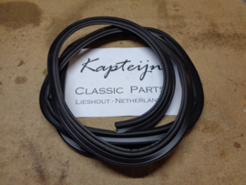 Sealing under bonnet, 324/325/M3, L=3020mm (Repro, New)