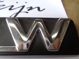 Trunk emblem (New)