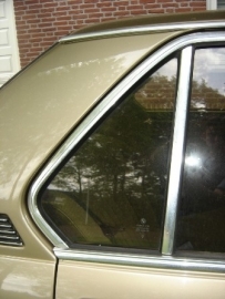 Window fixed brown RR (Used)