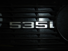"535i" Grill repro (Nieuw)