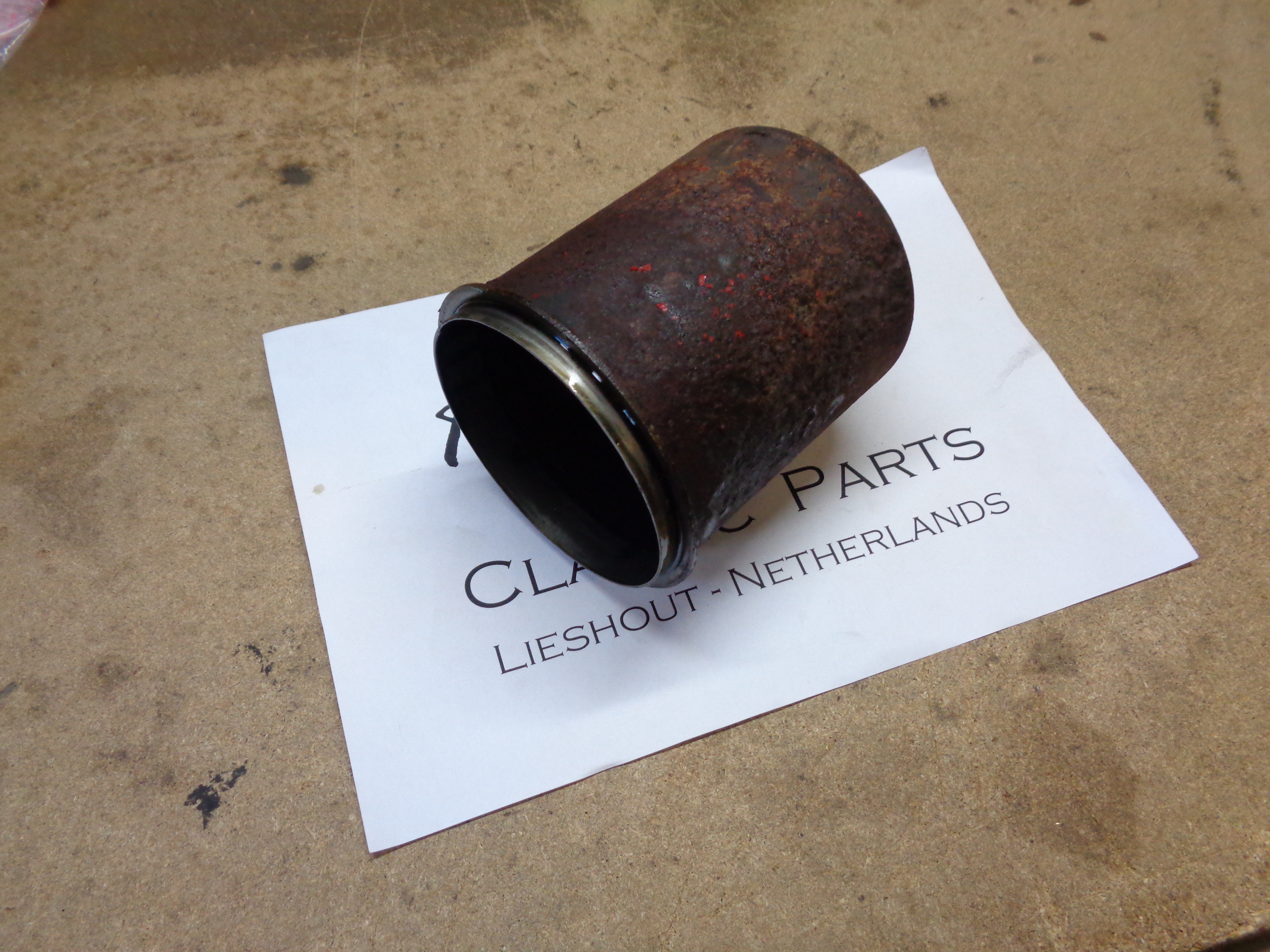 Oilfilter housing M30 steel (Used)