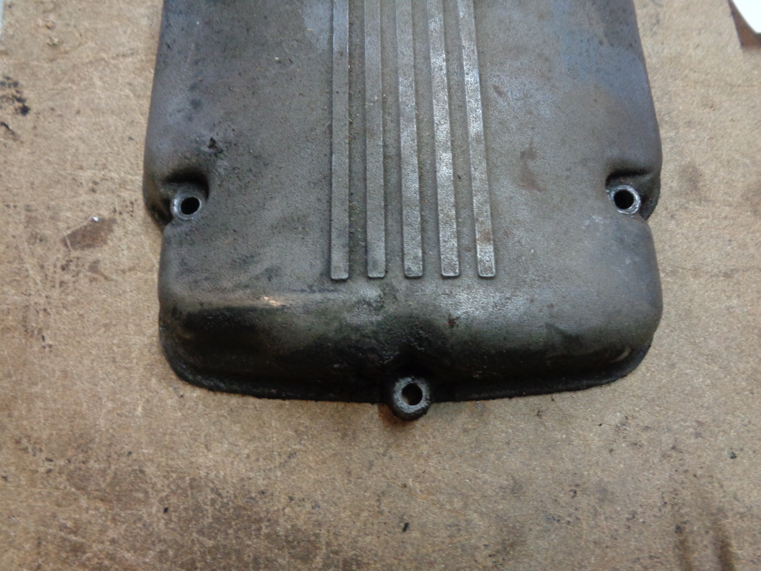 Valve cover M30  carburetor early model (Used)