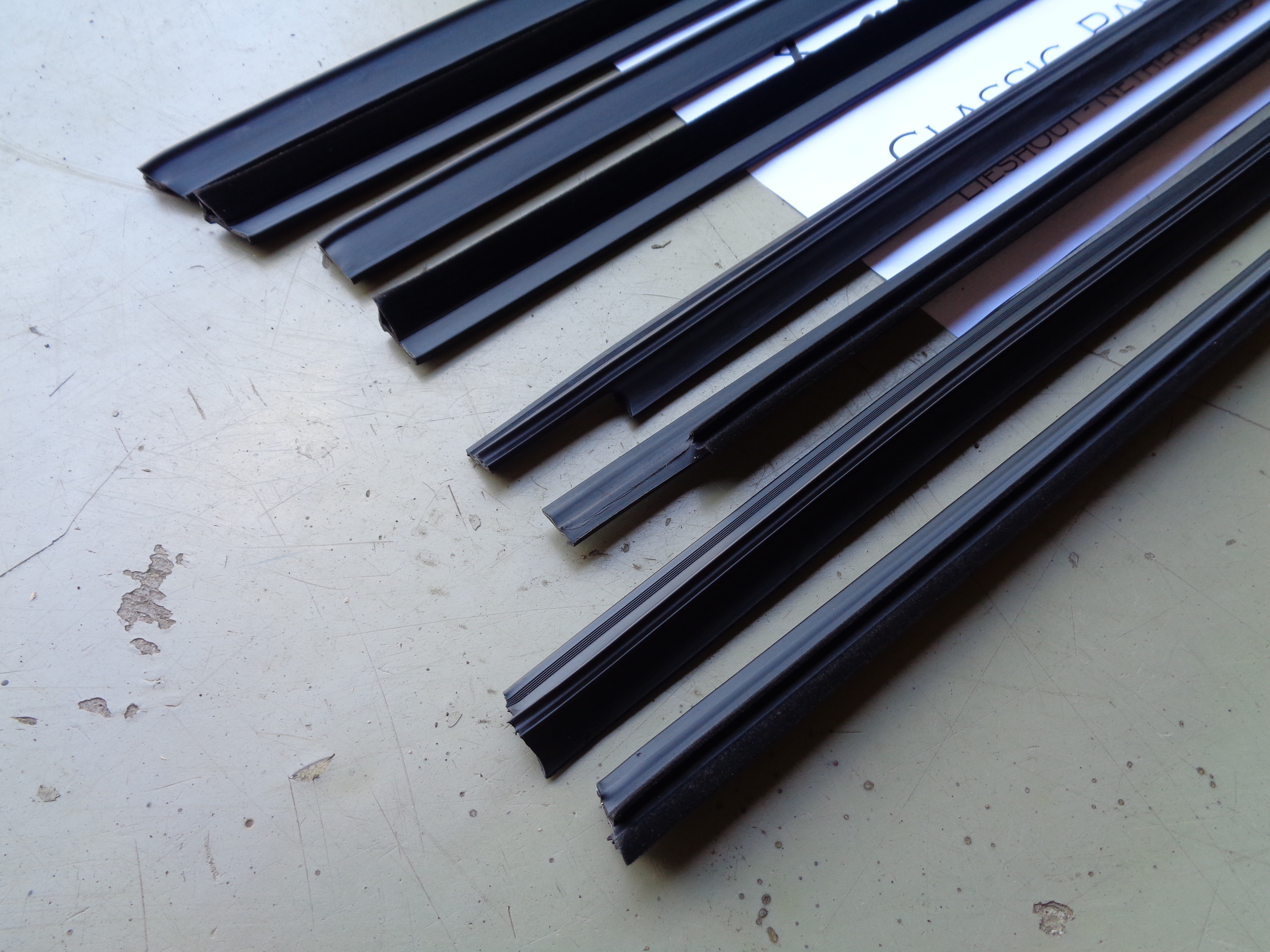 Weatherstripset PVC 4-door and Touring 09-1987 on, 8 pieces (Repro, New)