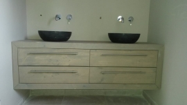Steigerhouten badkamermeubels op maat gemaakt
