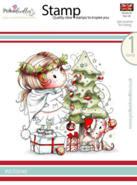 Polkadoodles - Stamp - Winnie Decorating the tree