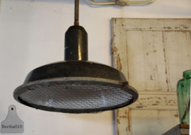 Hanglamp uit oude fabriek (133281)..verkocht